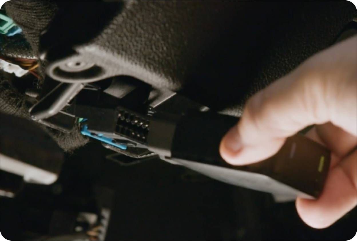 Easy to install GPS tracker